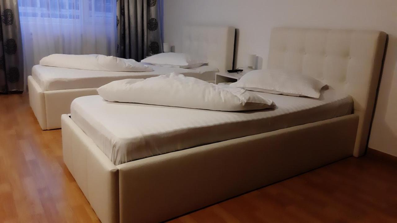 Casablanca Hostel Craiova Kültér fotó